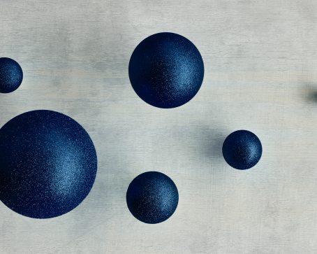 COLOR BLUE